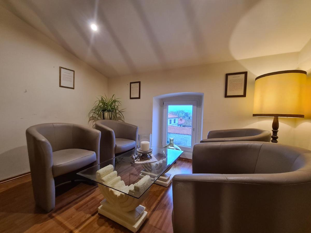 Hotel Stara Sola - Oleander Resort Korte Eksteriør billede